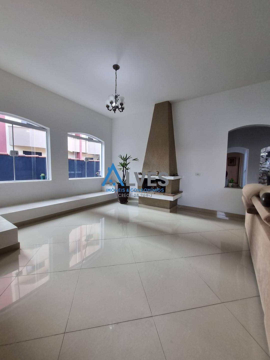 Casa, 4 quartos, 215 m² - Foto 2
