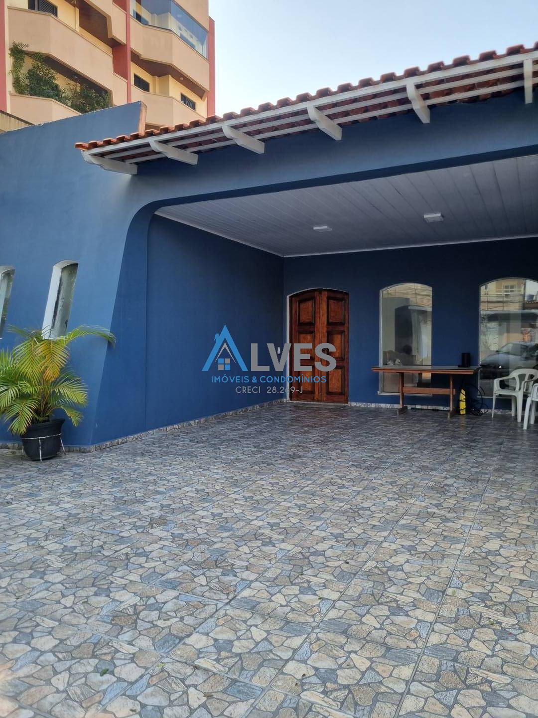 Casa, 4 quartos, 215 m² - Foto 1