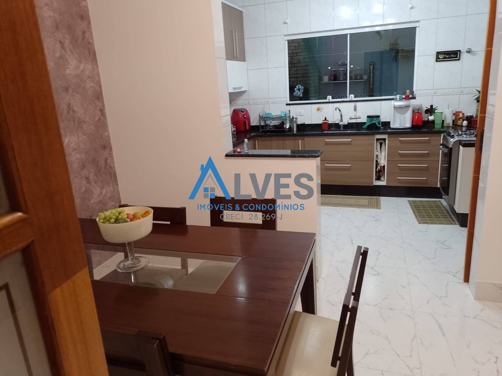 Casa à venda com 3 quartos, 210m² - Foto 9