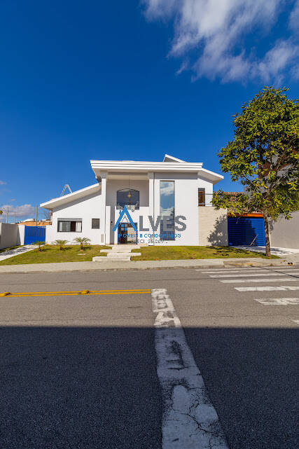 Casa, 4 quartos, 337 m² - Foto 1