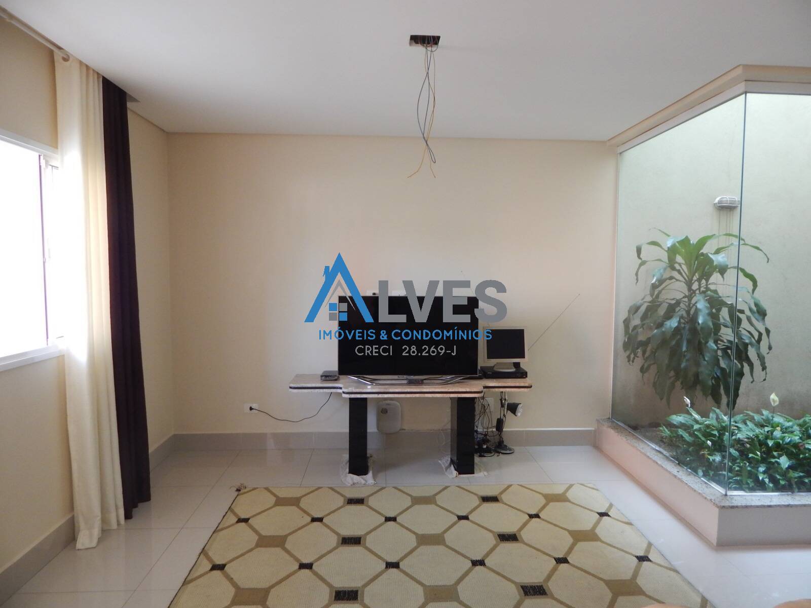 Casa, 3 quartos, 245 m² - Foto 2