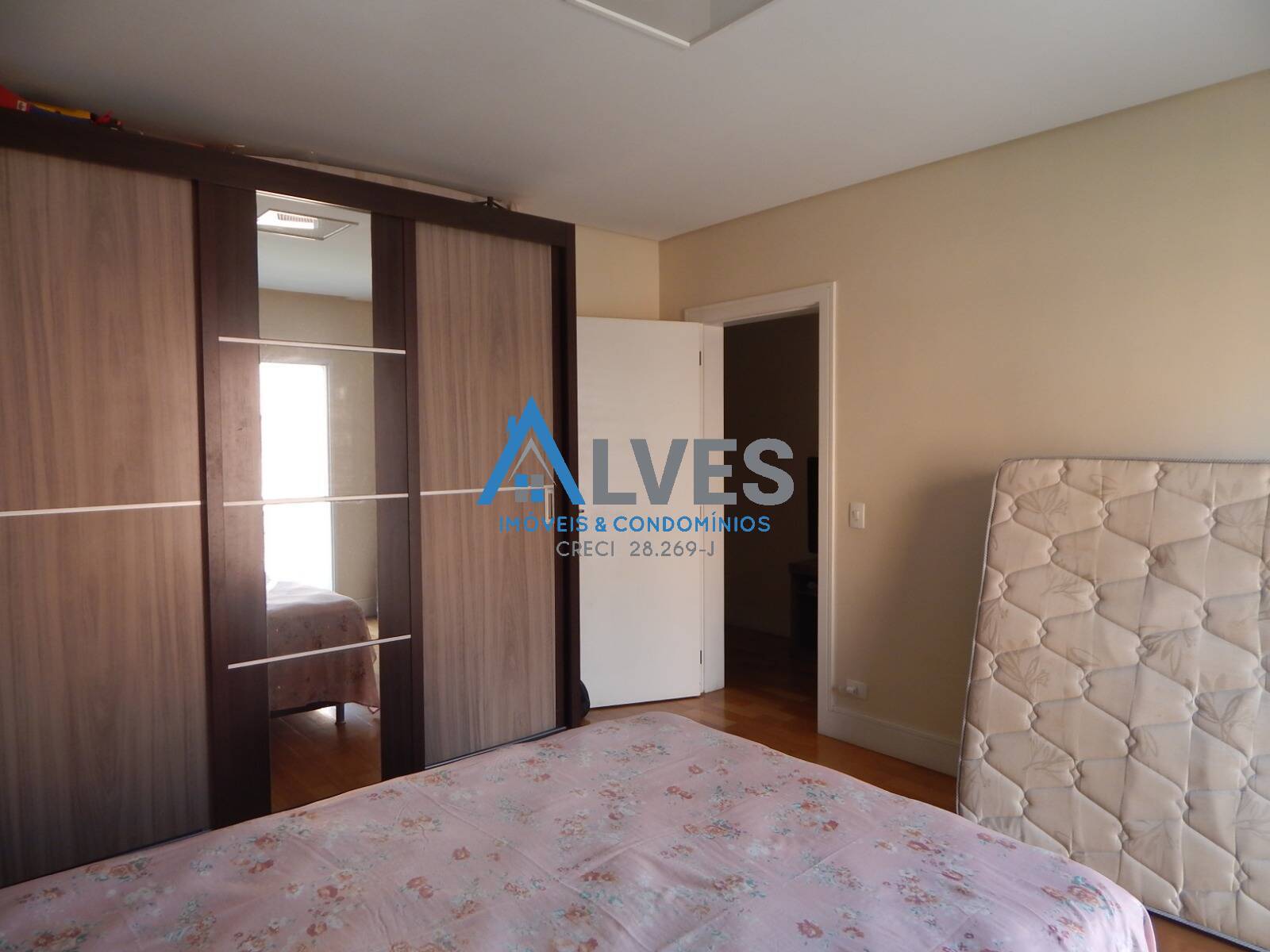 Casa, 3 quartos, 245 m² - Foto 29