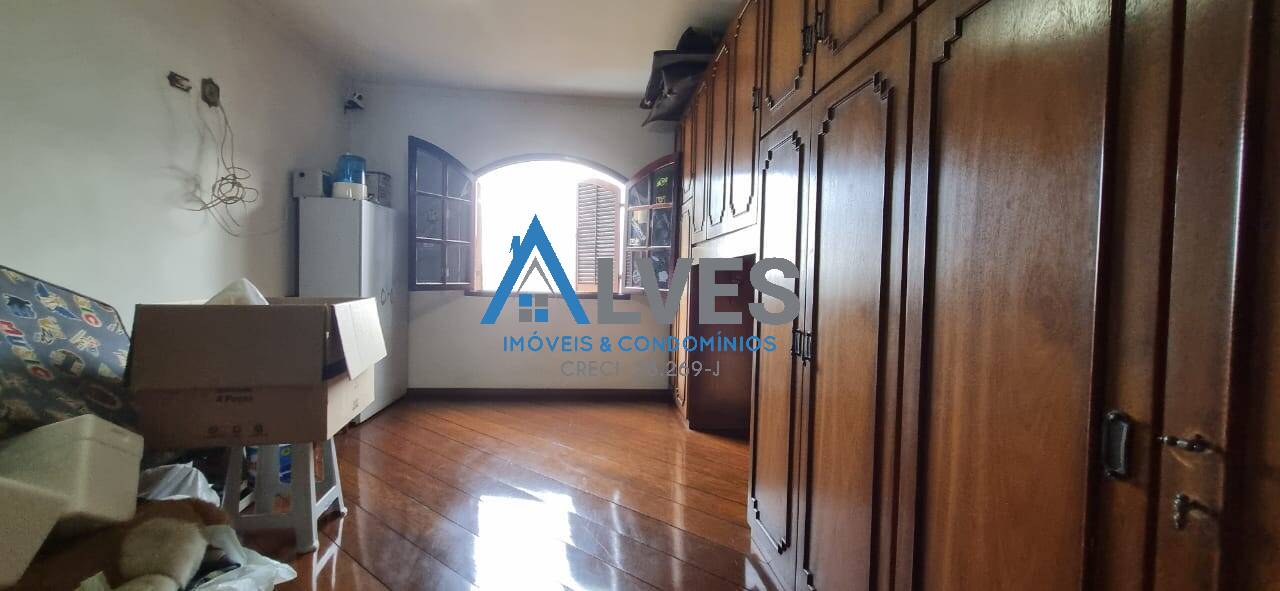 Casa à venda com 4 quartos, 300m² - Foto 43