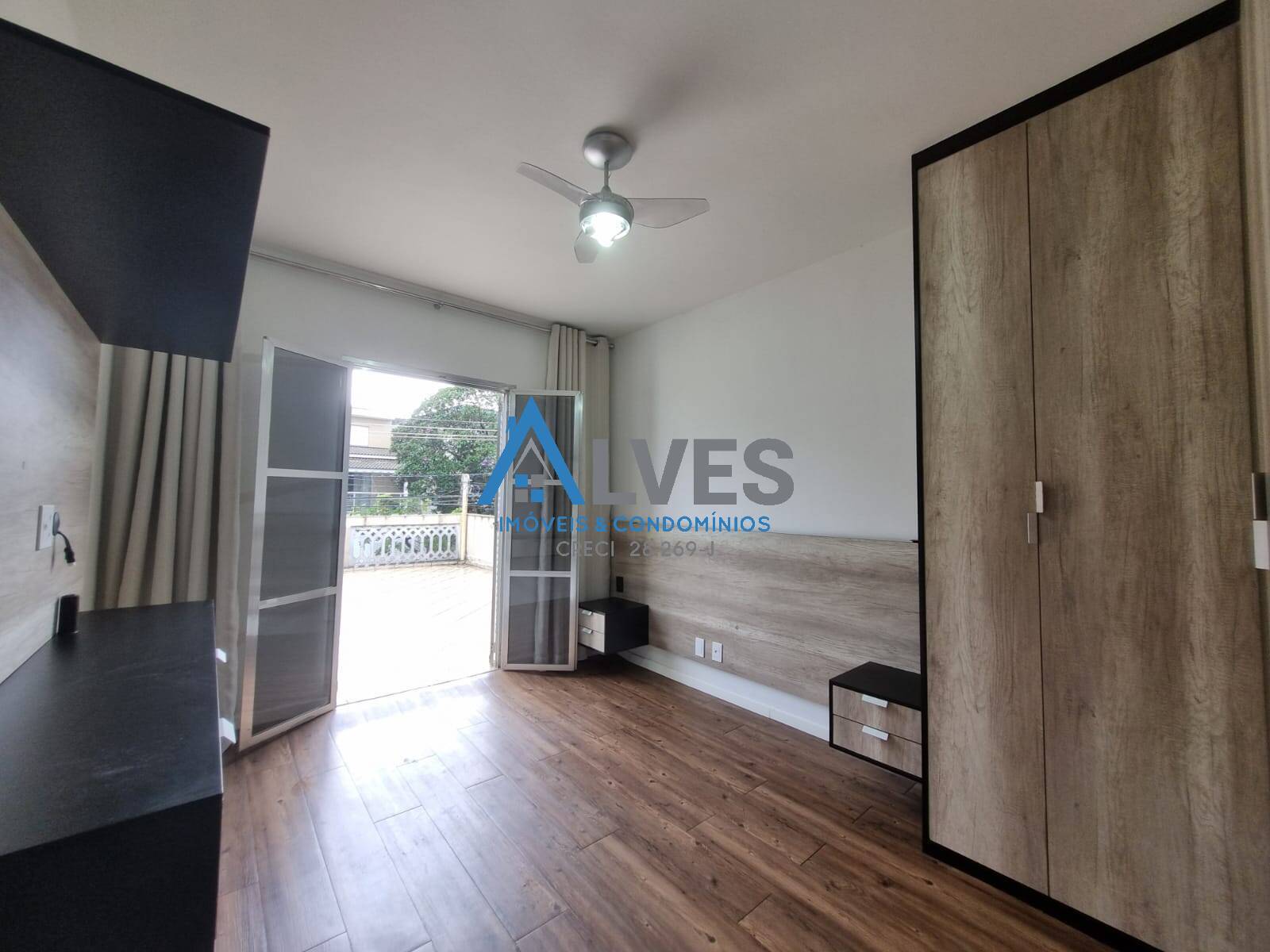 Casa para alugar com 3 quartos, 250m² - Foto 16