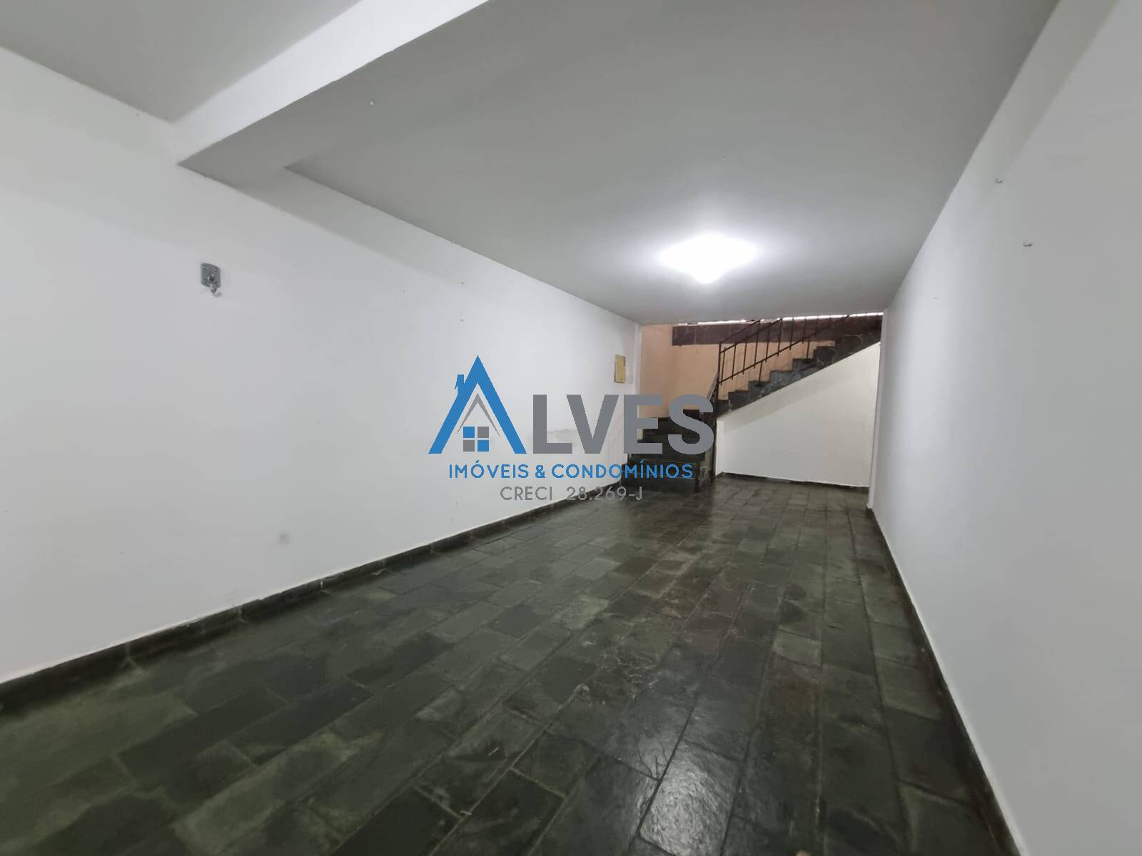 Casa para alugar com 3 quartos, 250m² - Foto 31