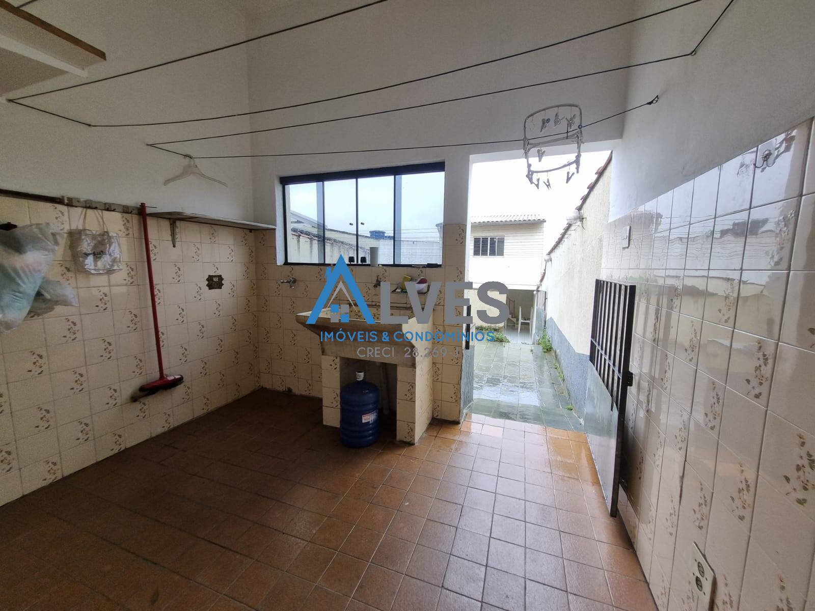 Casa para alugar com 3 quartos, 250m² - Foto 35
