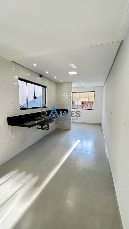 Casa à venda com 3 quartos, 192m² - Foto 4