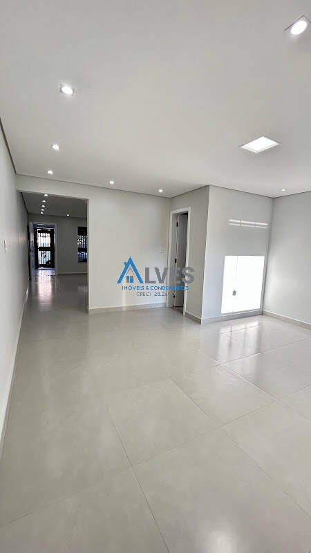 Casa à venda com 3 quartos, 192m² - Foto 7