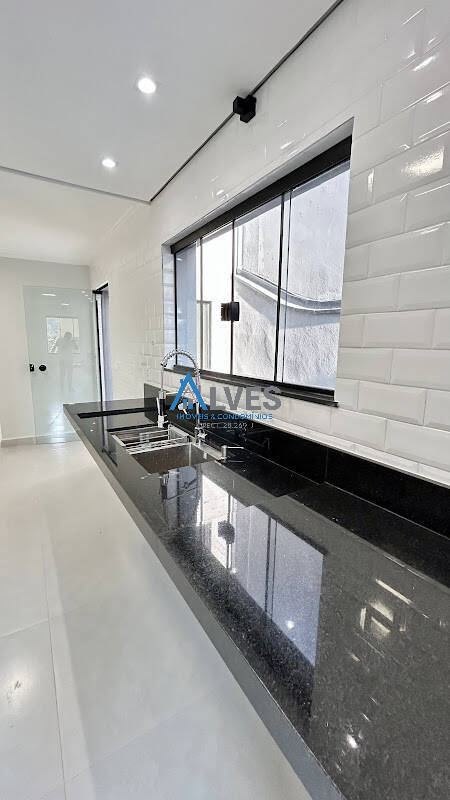 Casa à venda com 3 quartos, 192m² - Foto 3