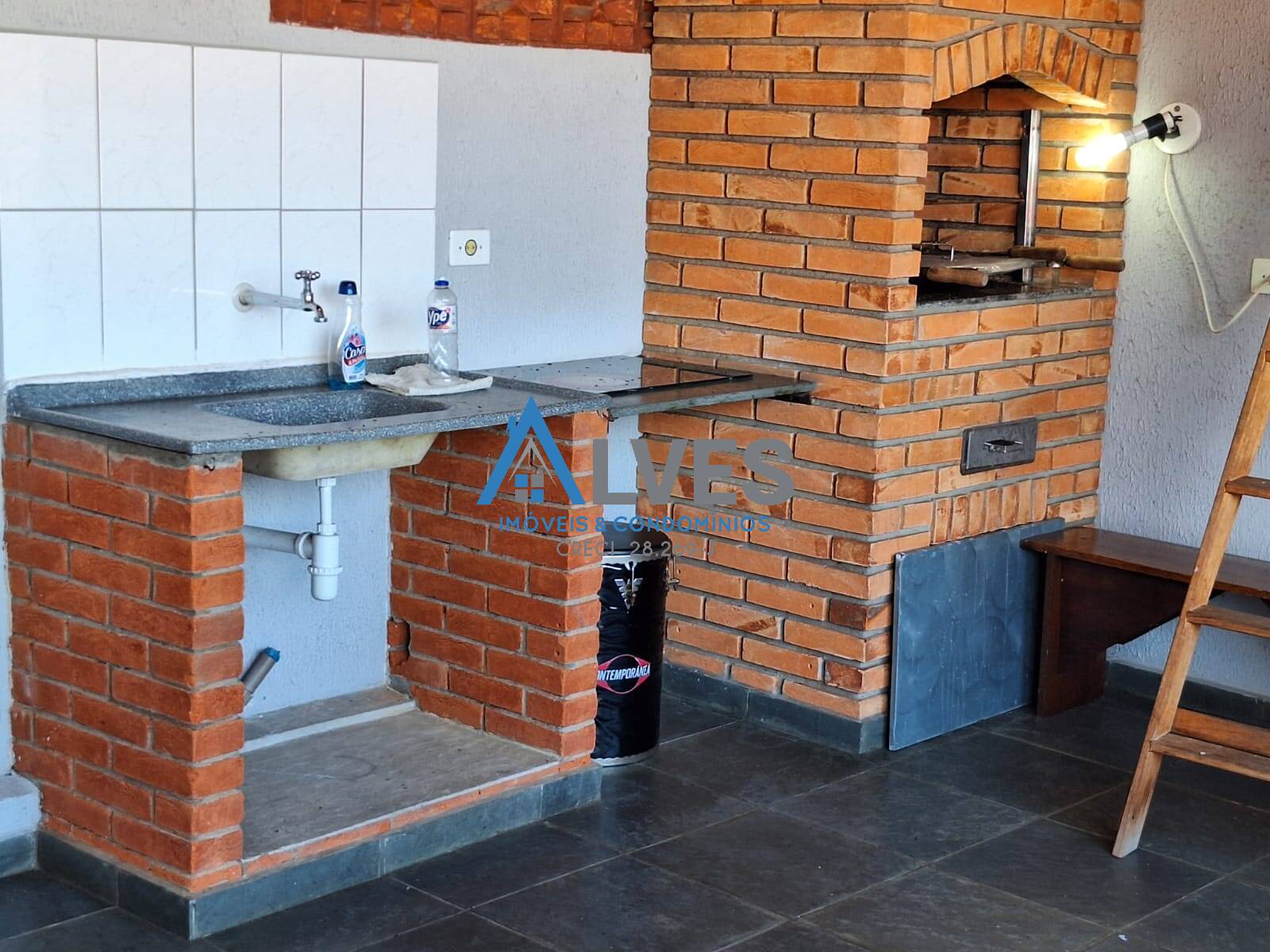 Casa à venda com 3 quartos, 156m² - Foto 2