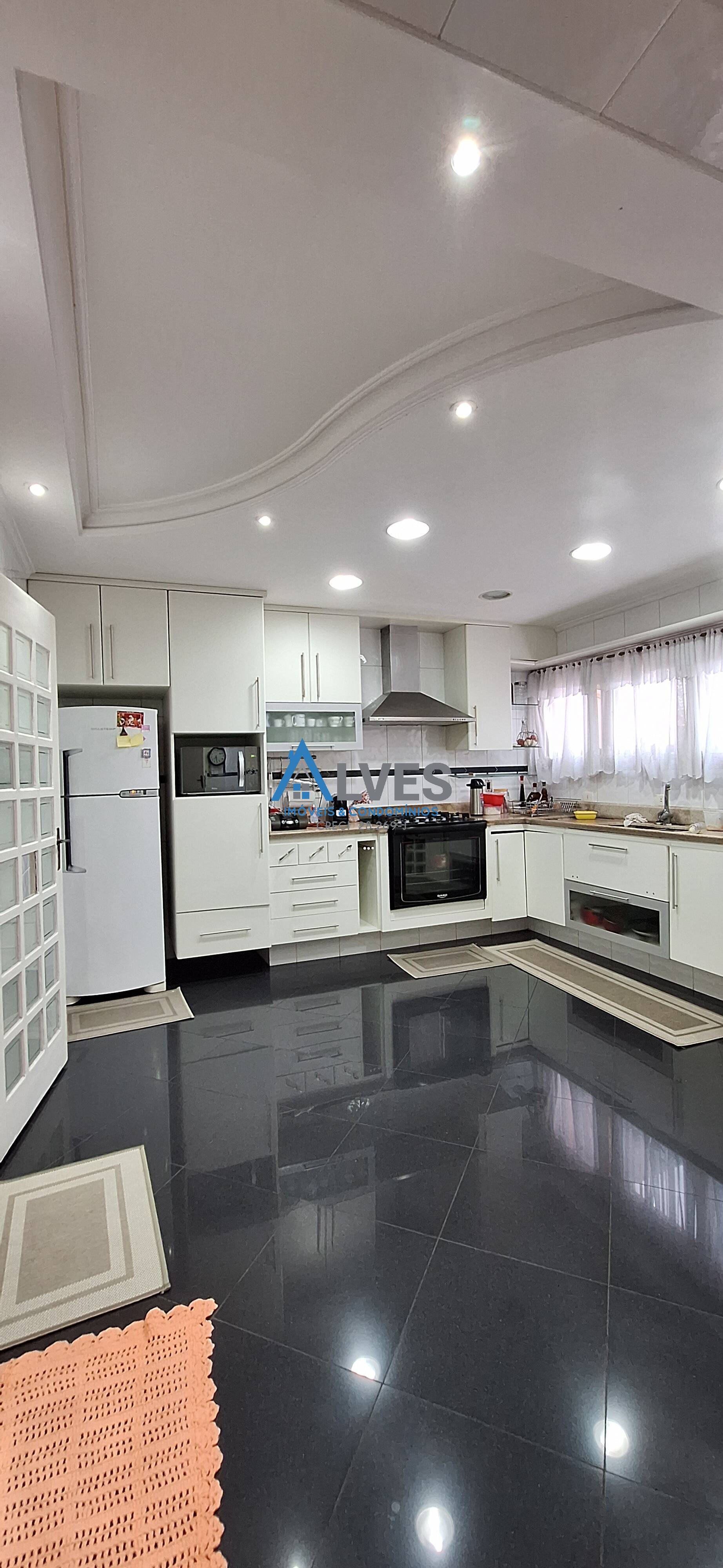 Casa, 3 quartos, 240 m² - Foto 2