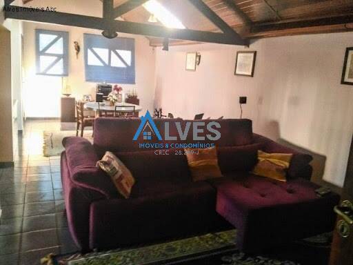 Casa, 5 quartos, 212 m² - Foto 1