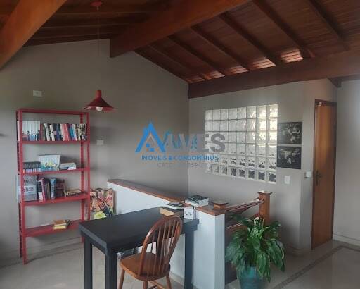 Casa, 3 quartos, 242 m² - Foto 4