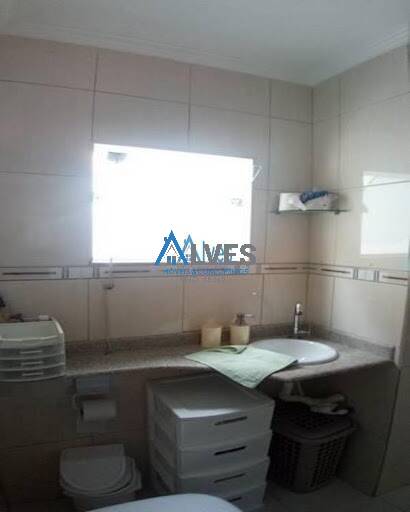 Casa, 4 quartos, 225 m² - Foto 2